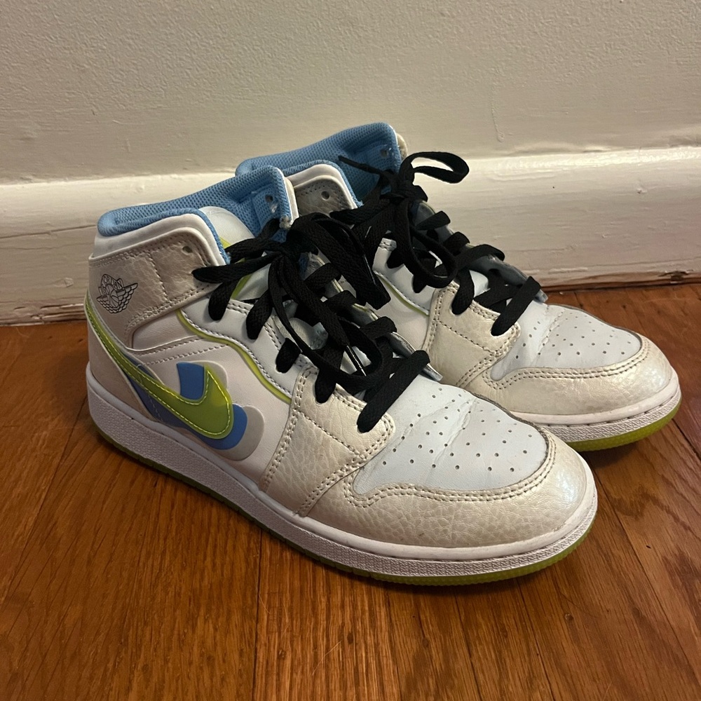 Air Jordan 1 High Top Youth Basketball Sneaker size 5.5 white blue green